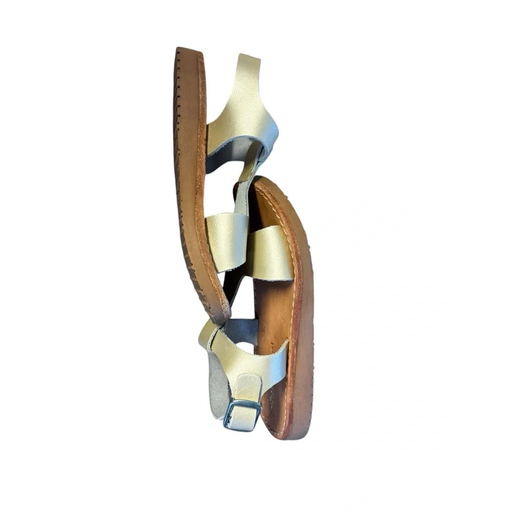 Freshly Picked Toddler Girl’s Platinum Gold Malibu Sandal size 7 in EUC - Picture 4 of 8